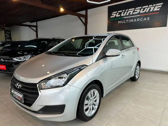 HYUNDAI HB20 1.6 COMFORT PLUS 16V FLEX 4P MANUAL HYUNDAI HB20 1.6 COMFORT PLUS 16V FLEX 4P MANUAL